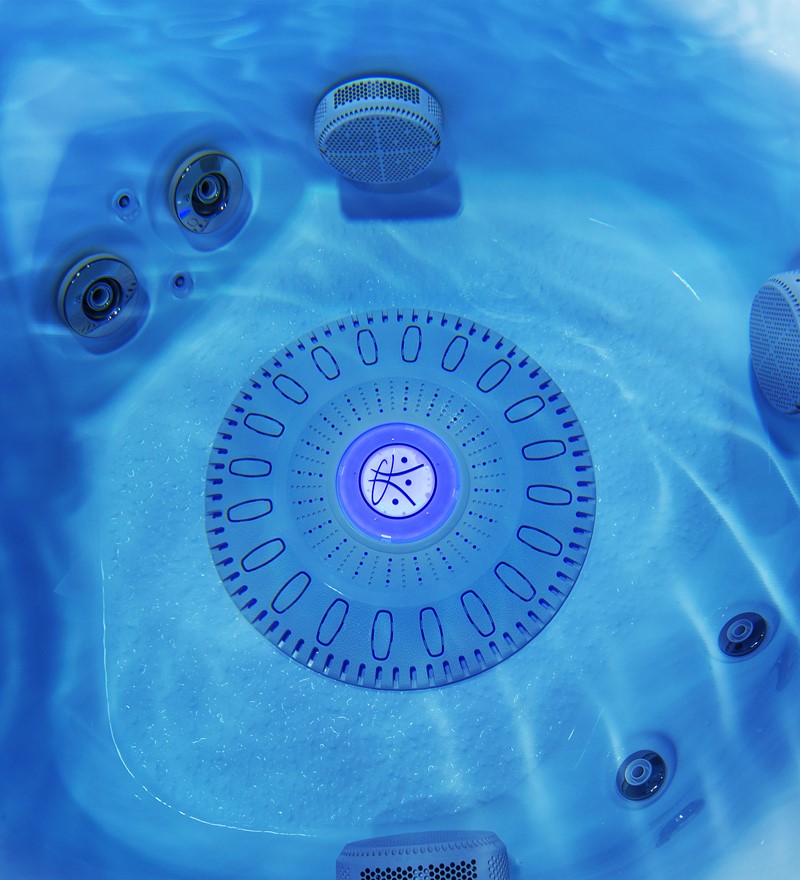 HP25-2026-Signature-679P-Ambience-Pkg-Footwell-Lighting-From-Above--Blue--Image9927 (1)