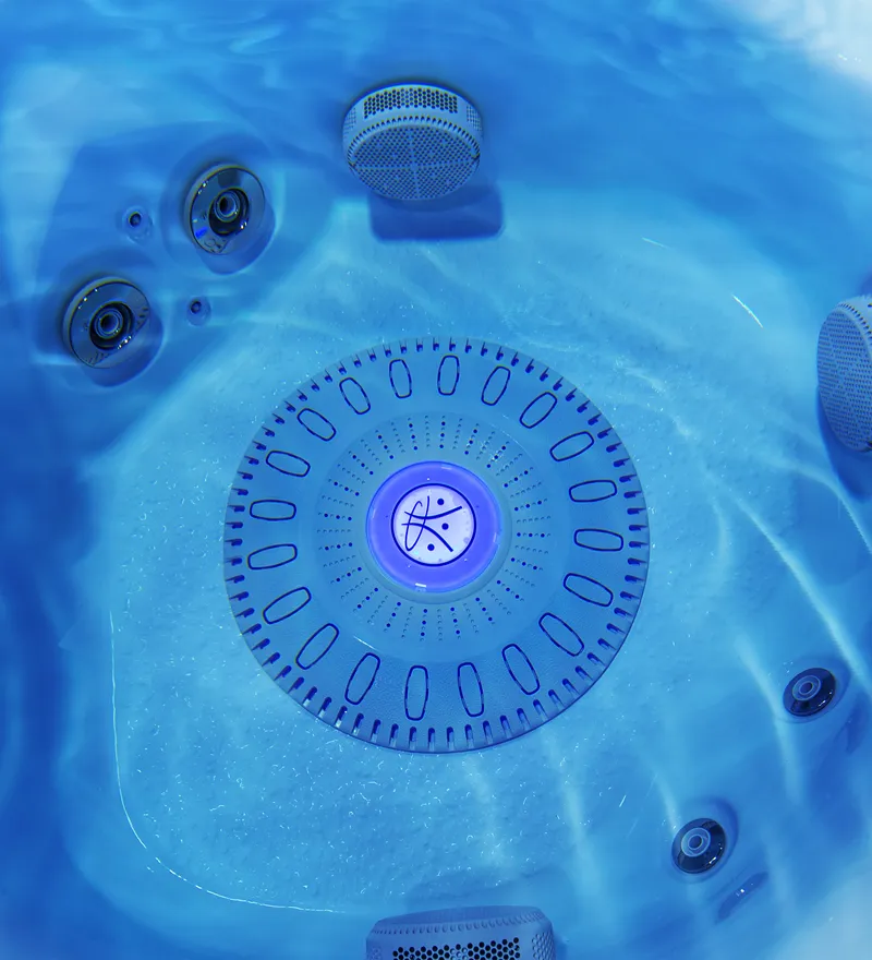 HP25-2026-Signature-679P-Ambience-Pkg-Footwell-Lighting-From-Above--Blue--Image9927 (1)