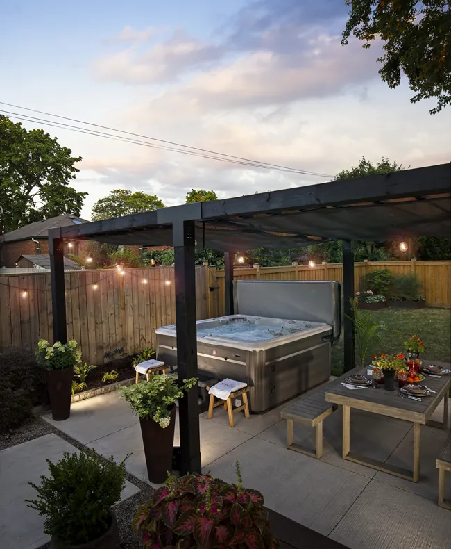HP22-Signature-720-Hot-Tub-Installation-Evening-Image7805